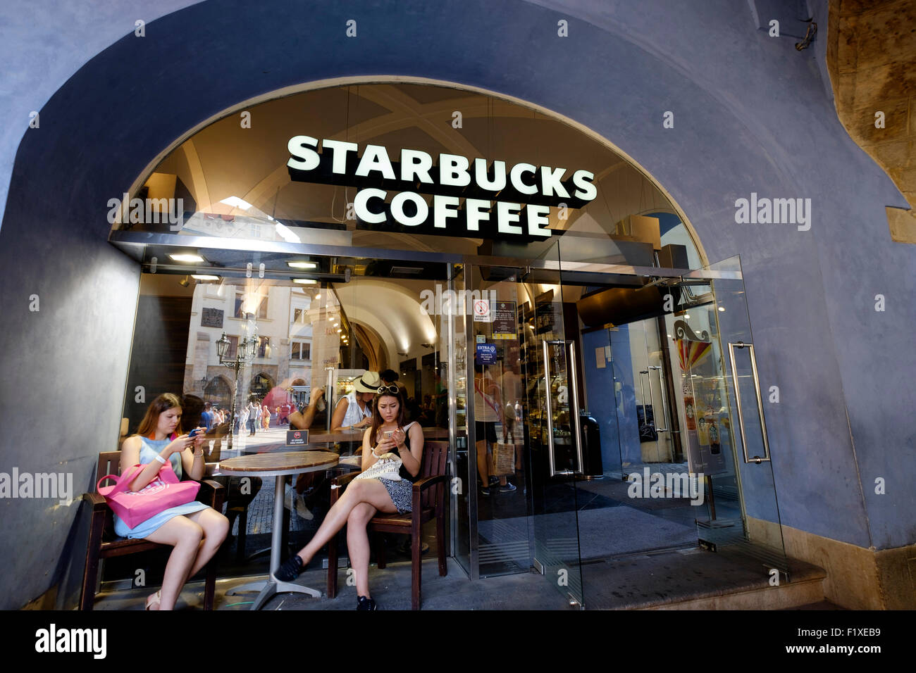 Starbucks Coffee-Shop in Prag, Tschechische Republik, Europa Stockfoto