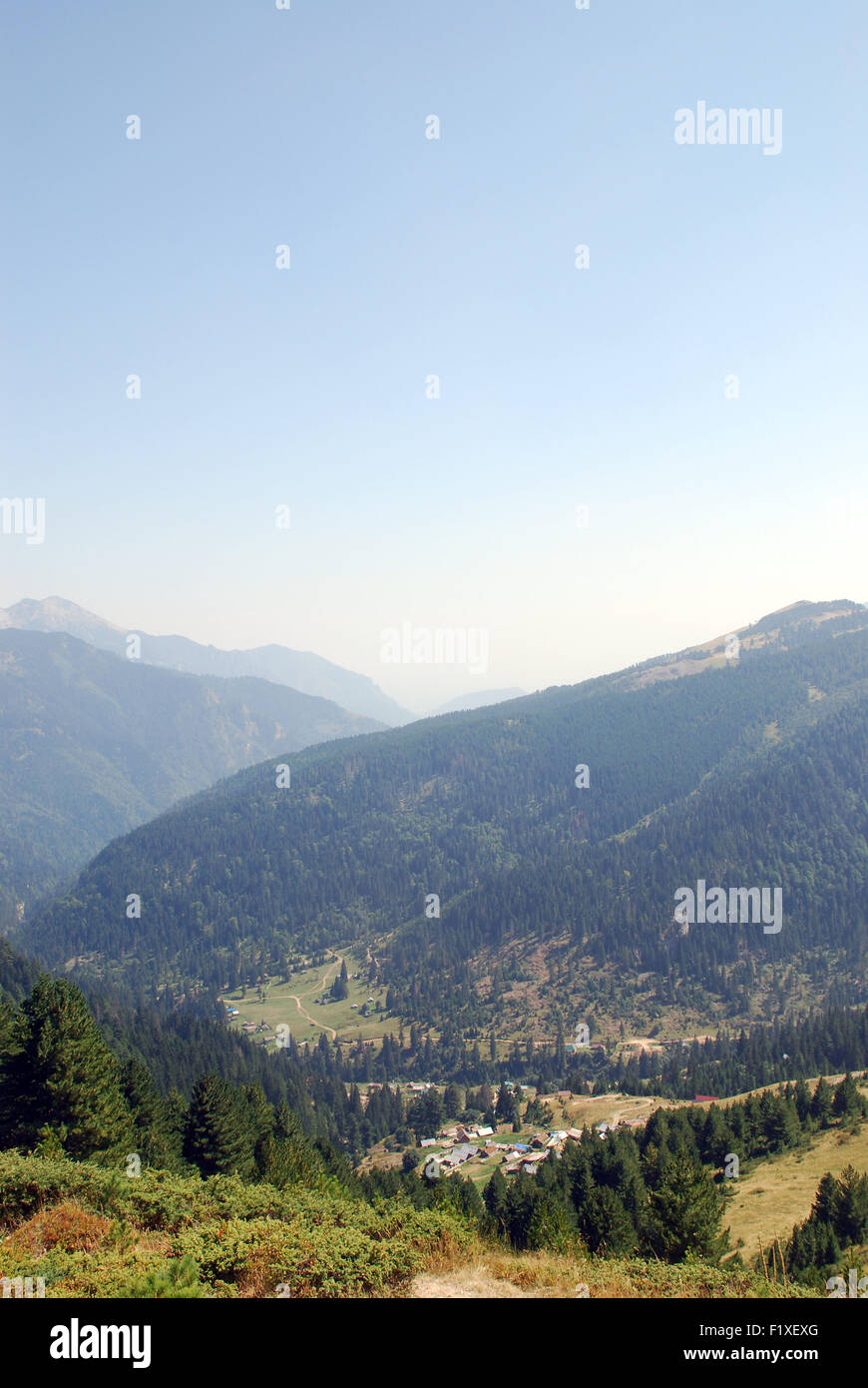 Einem steilen Tal in den verfluchten Berge an der Grenze der albanischen Montenegro auf dem Balkan Stockfoto