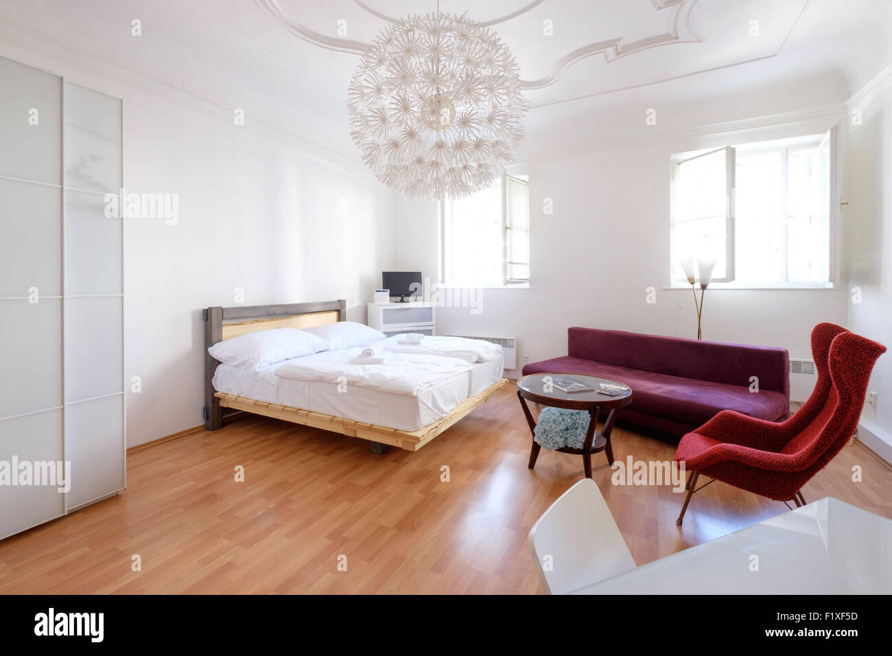 Schlafzimmer mit modernem design Stockfoto