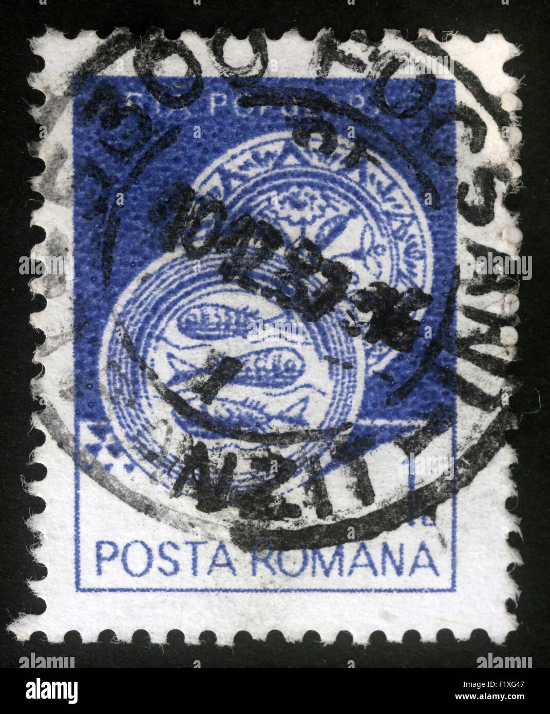 Briefmarke gedruckt in Rumänien, zeigt Keramik-Platte, von Radauti, ca. 1982 Stockfoto