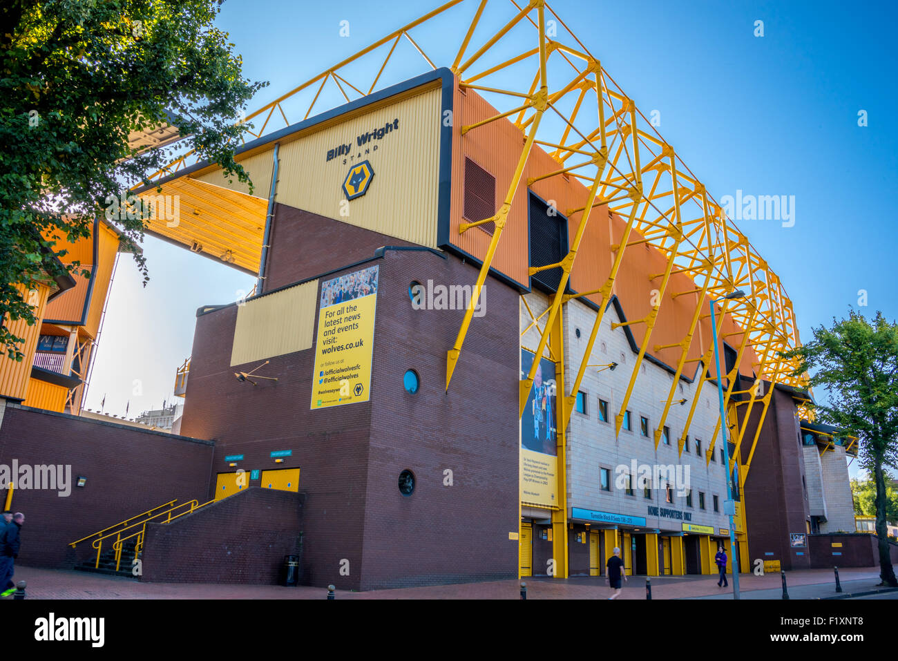 Billy Wright Stand der Wolverhampton Wanderers Football ground in Wolverhampton West Midlands, UK Stockfoto