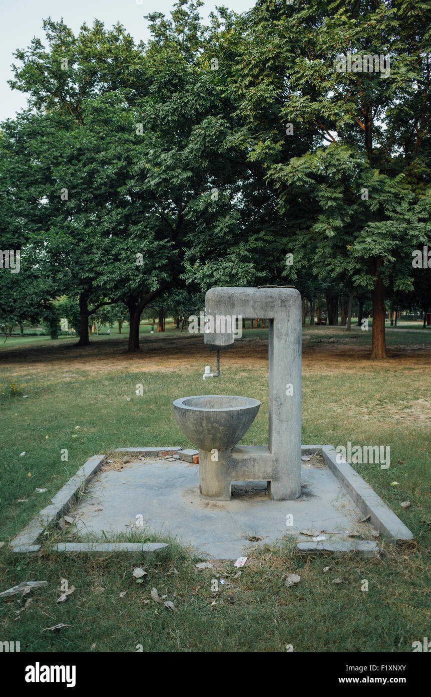 Eine konkrete Wasserhahn In Freizeit Tal Chandigarh Stockfoto