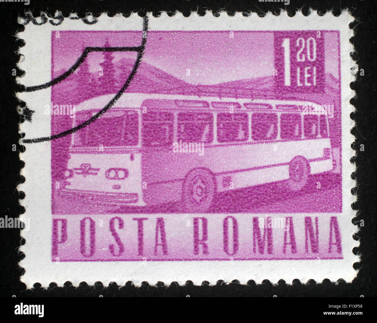 Briefmarke gedruckt in Rumänien zeigt Auto Bus, ca. 1968 Stockfoto
