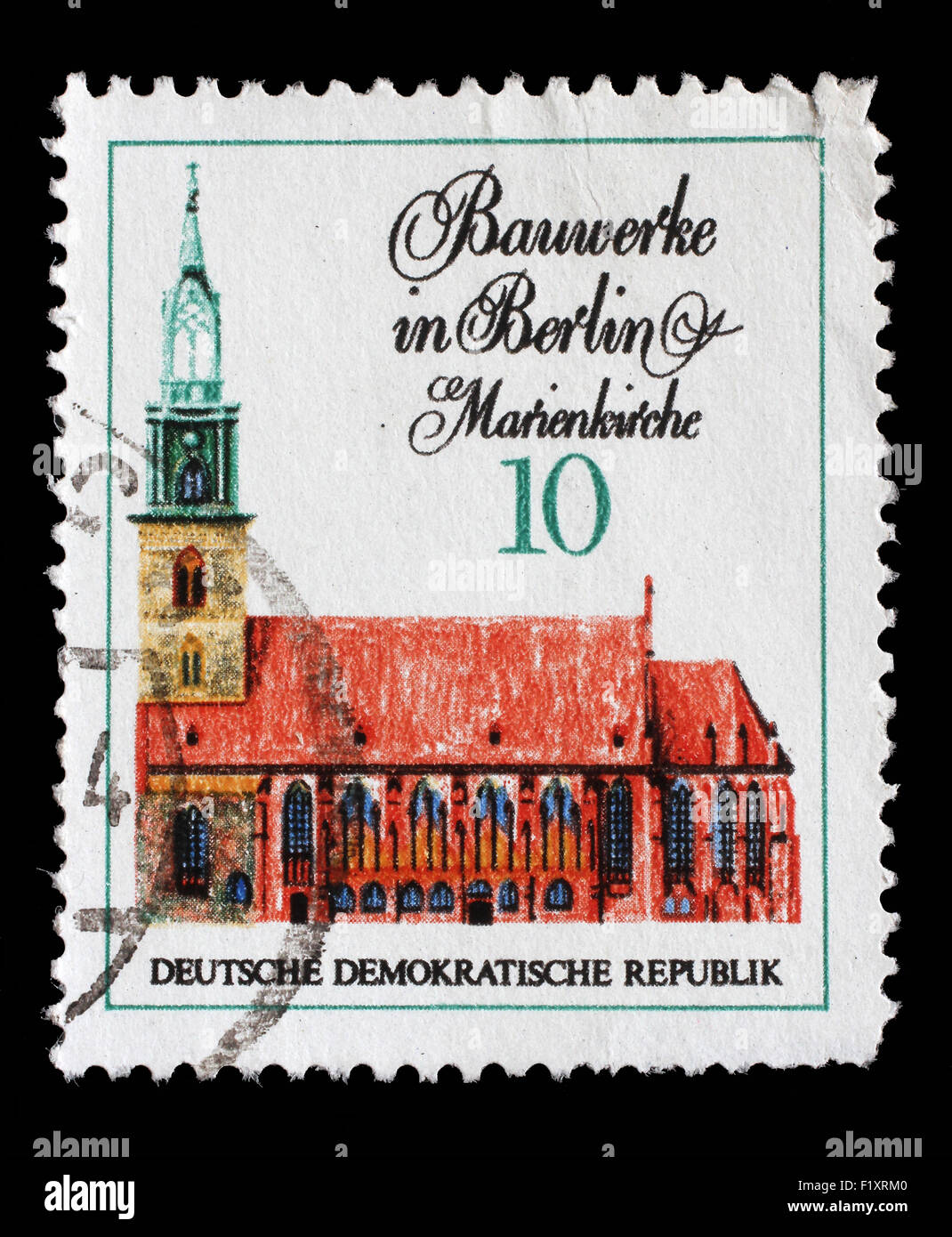 Stempel in der DDR von den berühmten Gebäuden in Berlin Ausgabe gedruckt zeigt Marienkirche, ca. 1971. Stockfoto