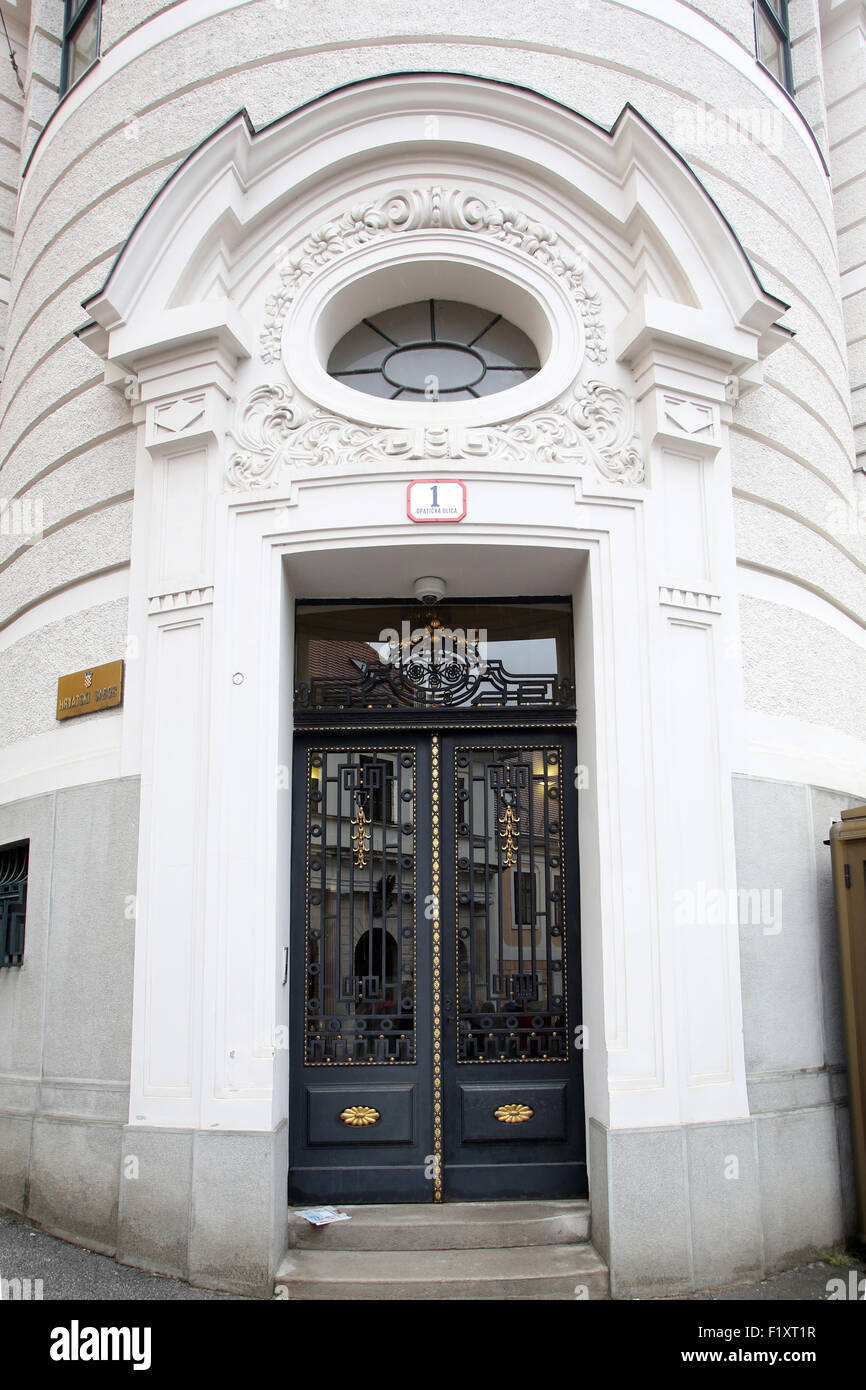 Hinteren Eingang des kroatischen Parlaments in Oberstadt in Zagreb, Kroatien am 20. September 2014 Stockfoto