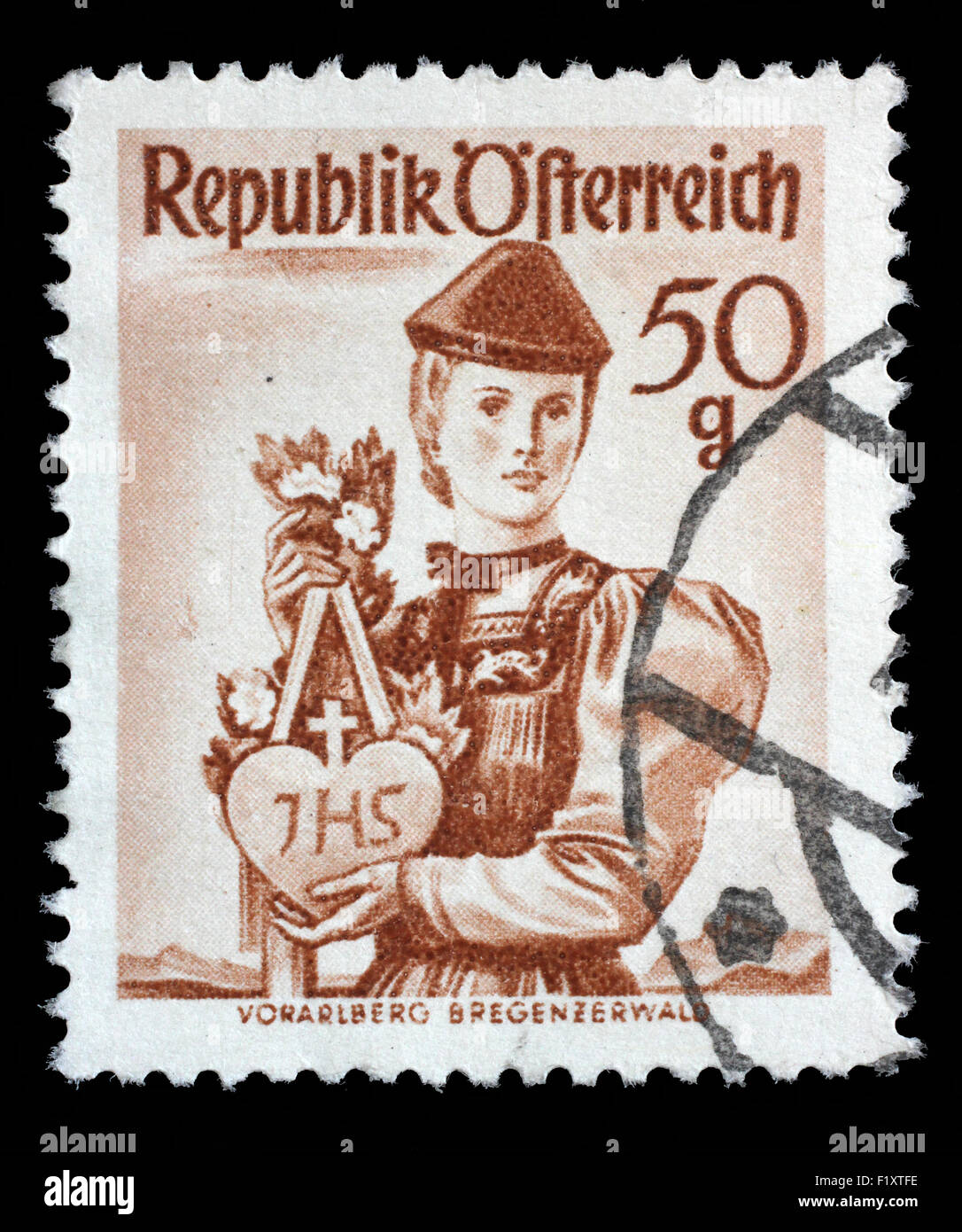 Briefmarke gedruckt in Österreich aus der "Provinz Kostüme"-Ausgabe zeigt eine Frau aus Vorarlberg Bregenzerwal Stockfoto