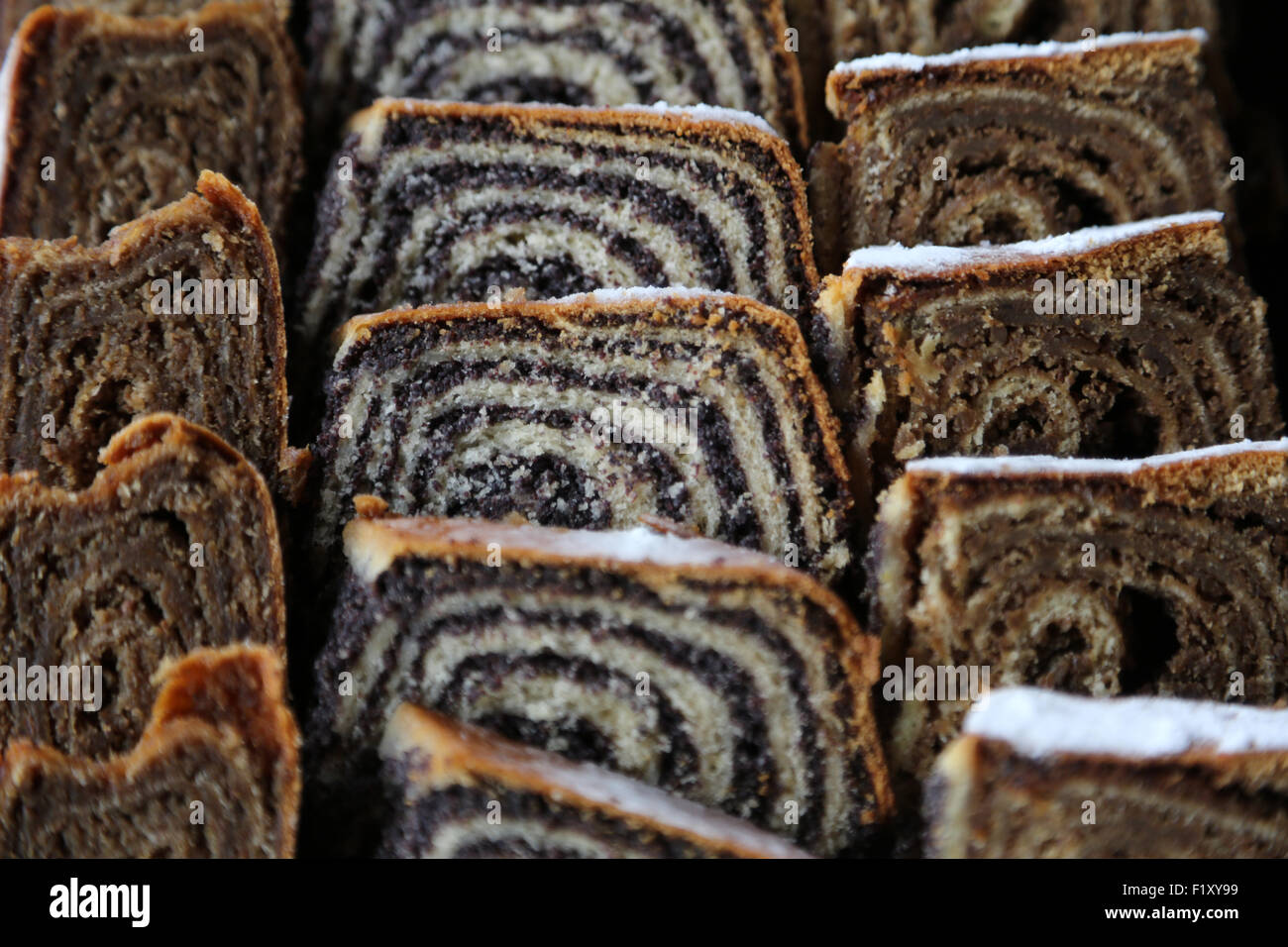 Mohn und Walnuss Brötchen Stockfoto