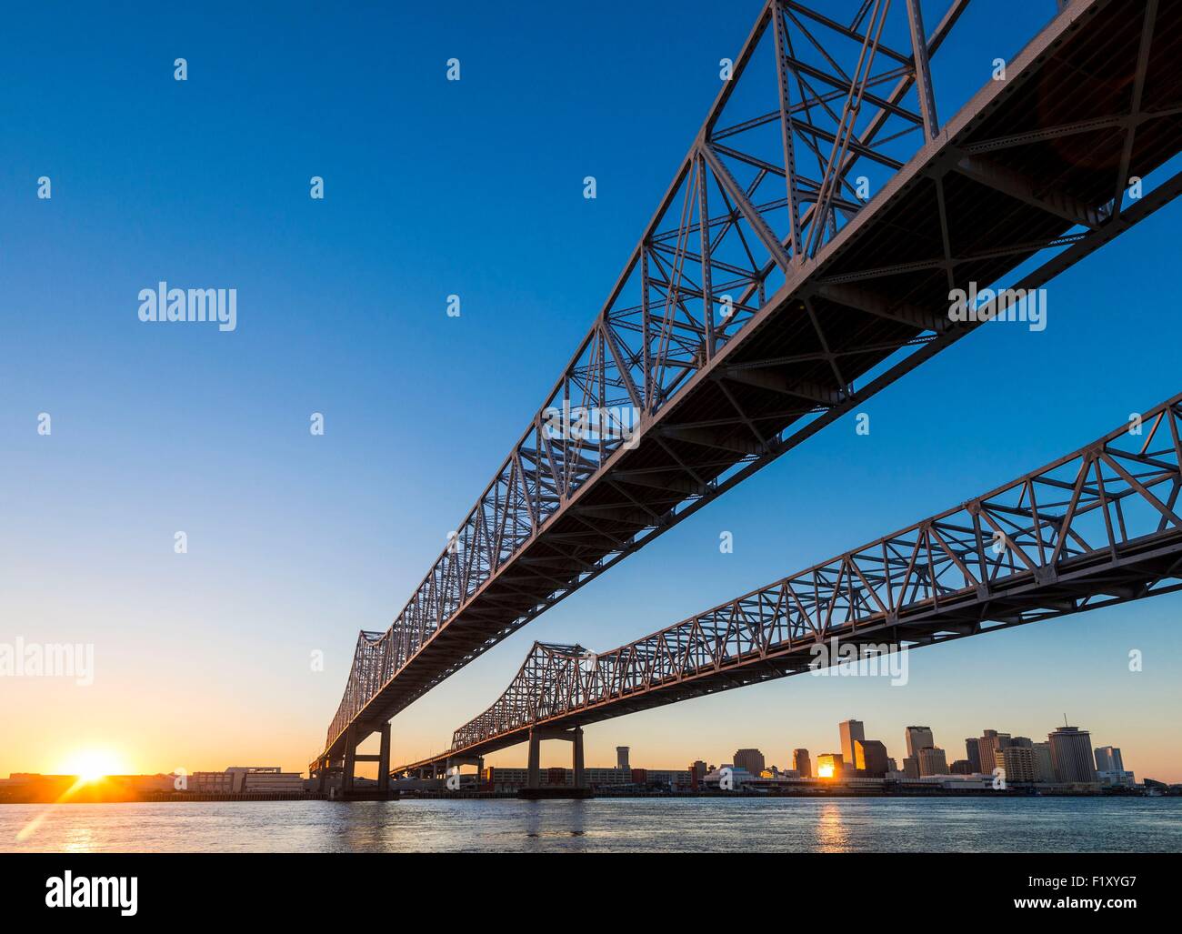 USA, Louisiana, New Orleans, der Crescent City Verbindungsbrücke am Mississippi river Stockfoto