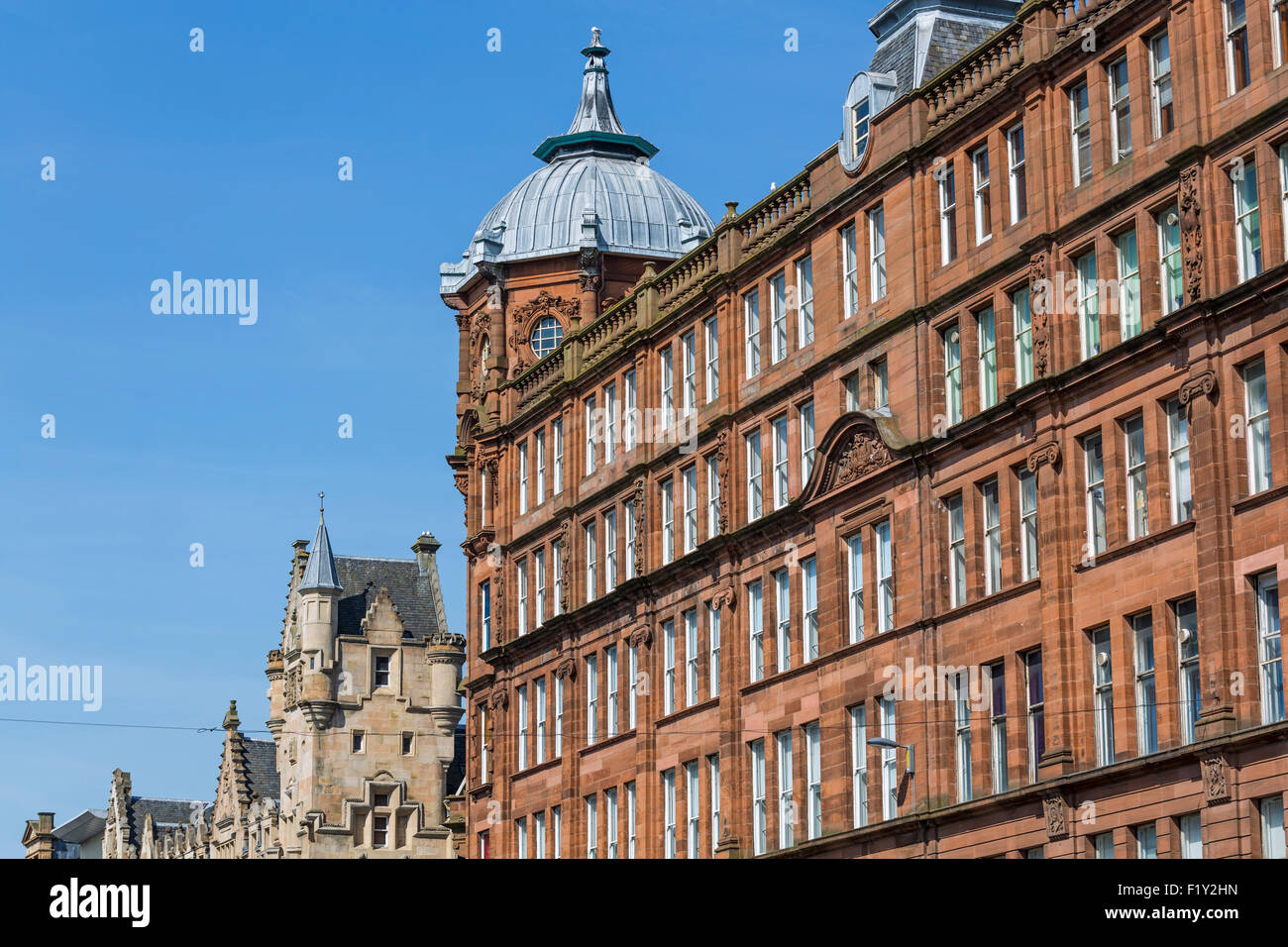 Fraser Suites-Gebäude aus rotem Sandstein, Tontine und blondem Sandstein in Merchant City, Trongate, Glasgow City Centre, Schottland, Großbritannien Stockfoto