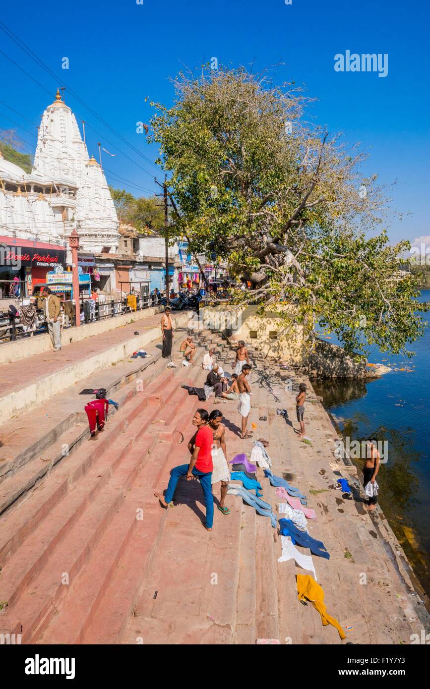 Indien, Bundesstaat Rajasthan, die hinduistischen Tempel Shreenath auf dem Gaibsagar-See Stockfoto