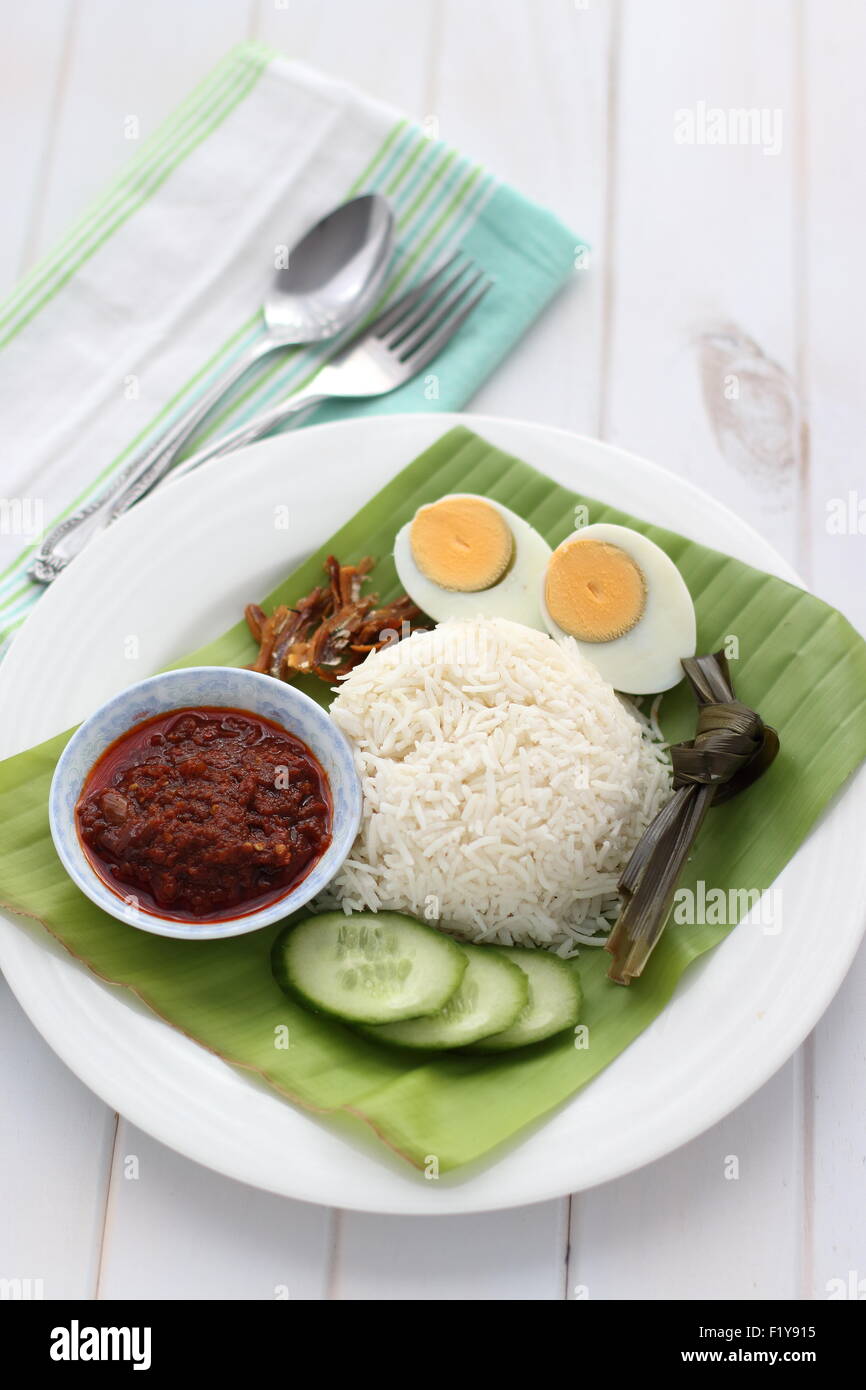 Traditionelle malaysische Frühstück namens Nasi lemak Stockfoto