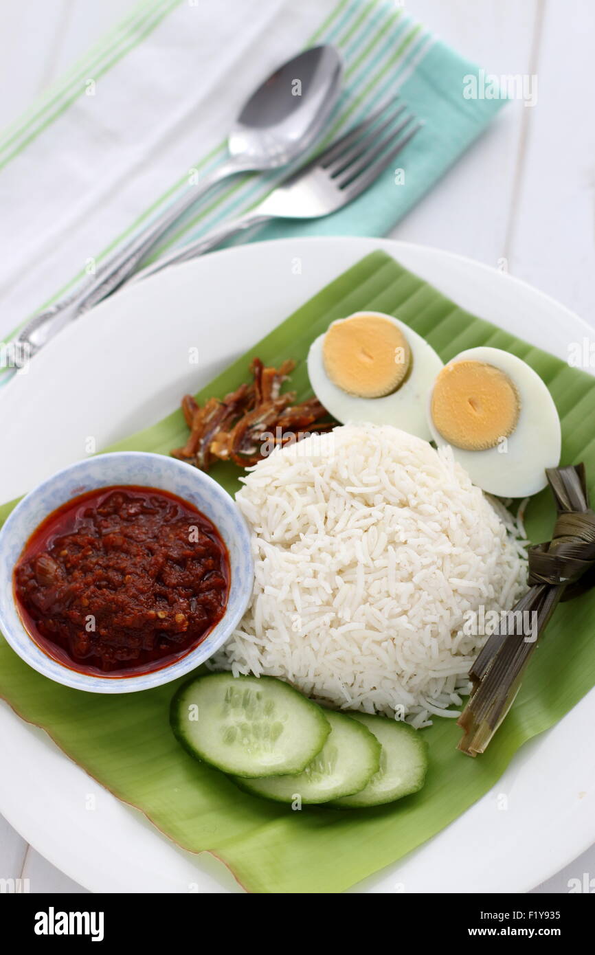 Traditionelle malaysische Frühstück namens Nasi lemak Stockfoto