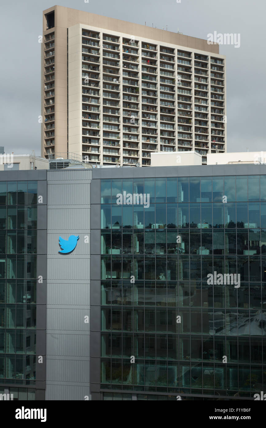 Twitter-Konzernzentrale San Francisco erhöhten Blick mit Sonne auf logo Stockfoto