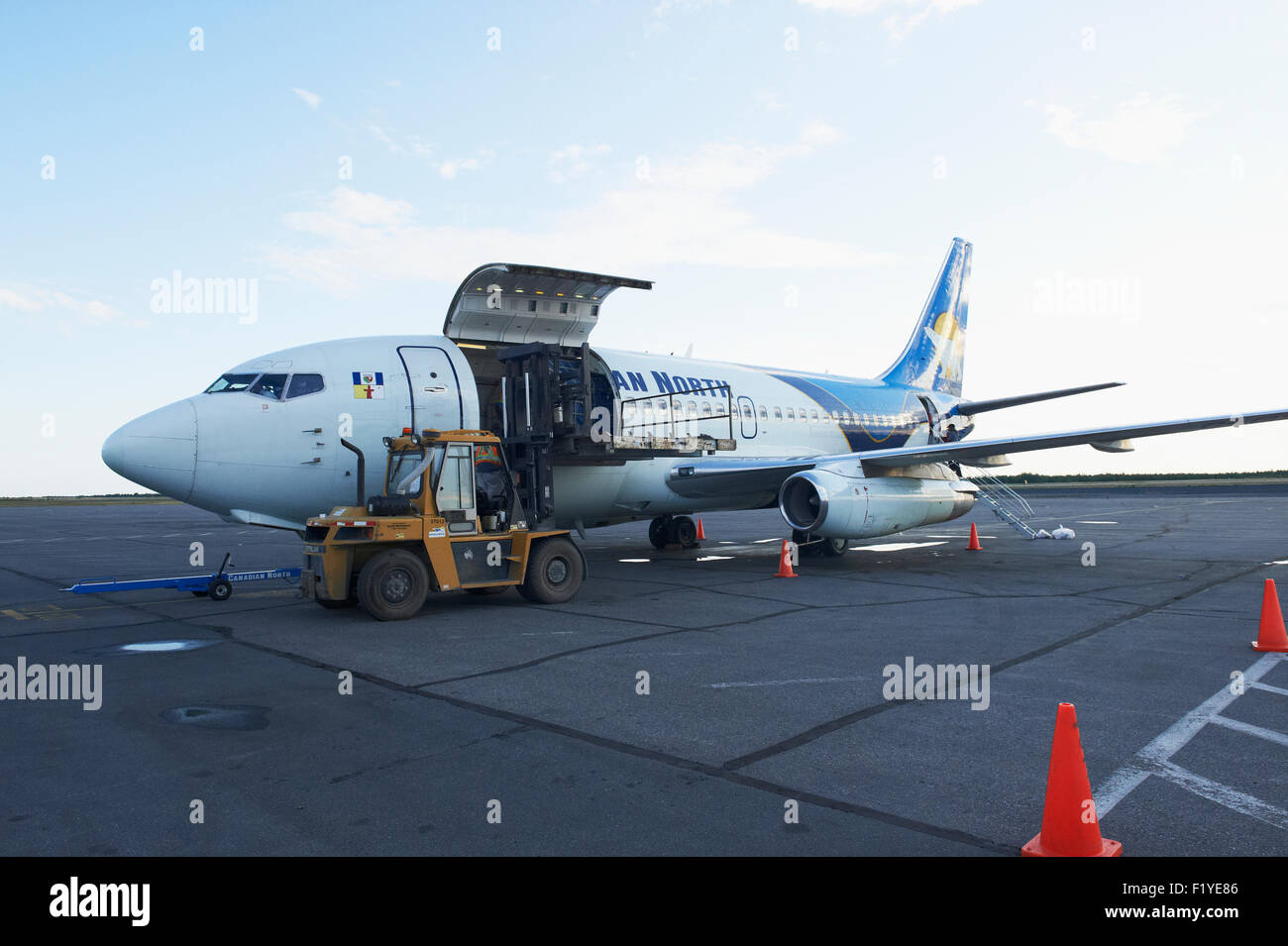 Kanada, Flugzeug, Start-und Landebahn, Fork Lift Truck Stockfoto