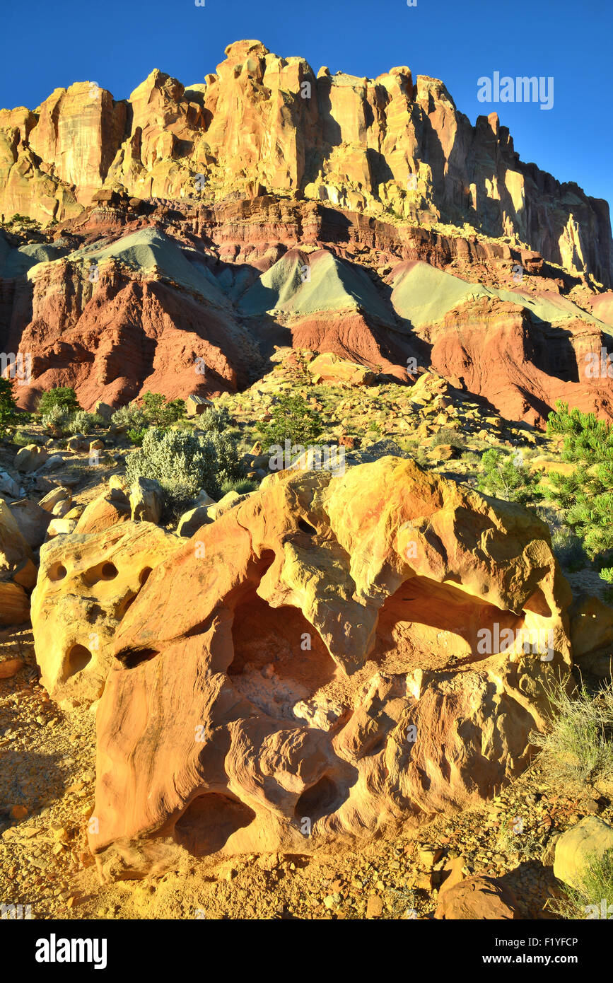 Sonnenuntergang am Waterpocket Fold entlang des Scenic Drive in Capitol Reef Nationalpark im Südwesten von Utah Stockfoto