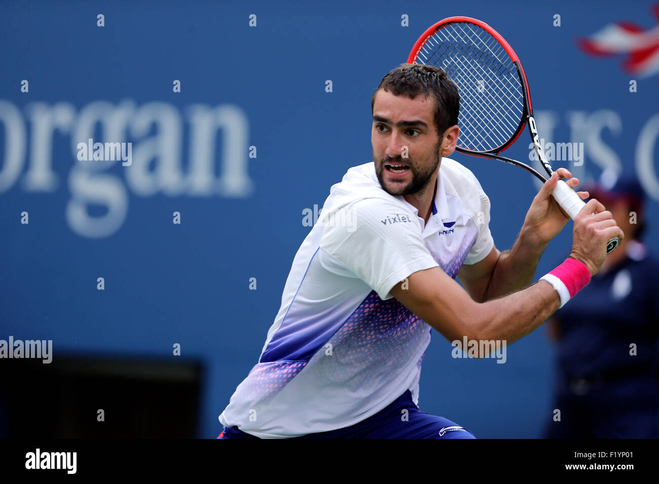 New York, USA. 8. September 2015. Marin Cilic Kroatien während sein Viertelfinalspiel gegen Jo-Wilfred Tsonga Frankreichs bei den US Open in Flushing Meadows, New York am 8. September 2015.   Cibulkova gewann das Spiel in fünf Sätzen. Bildnachweis: Adam Stoltman/Alamy Live-Nachrichten Stockfoto