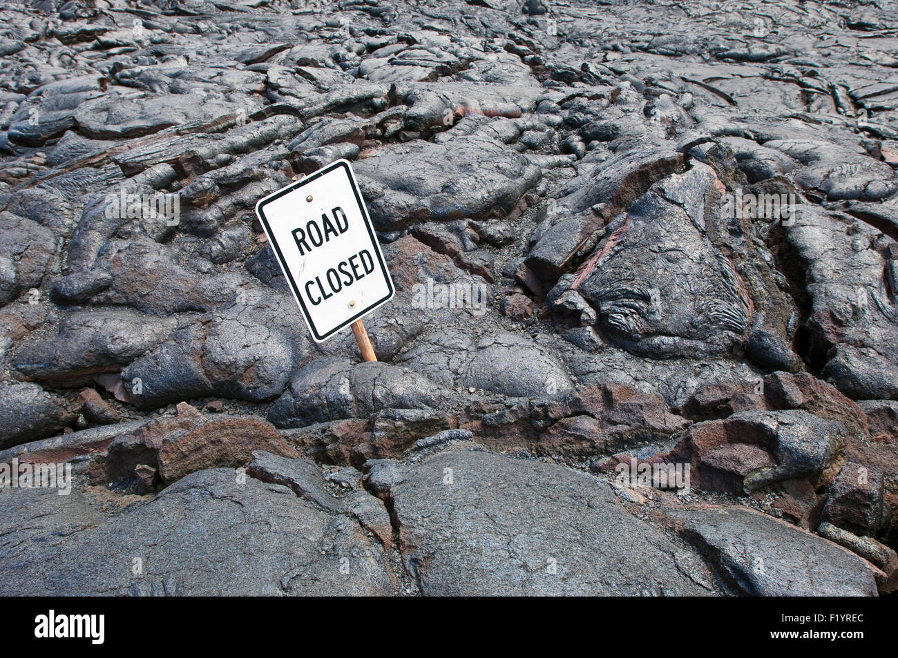 Lavastrom und Straße anmelden Kette der Krater Road, Big Island, Hawaii Stockfoto