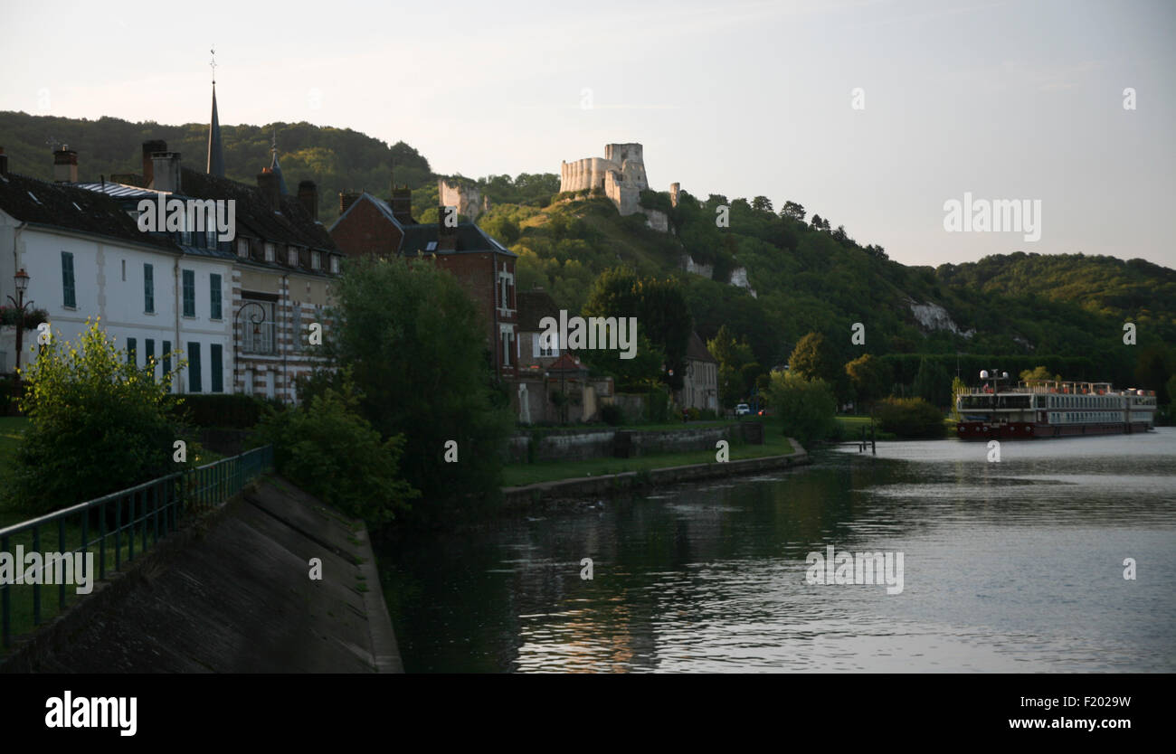 Blick entlang der Ufer, Les Andelys, Haute-Normandie, Frankreich, Europa Stockfoto