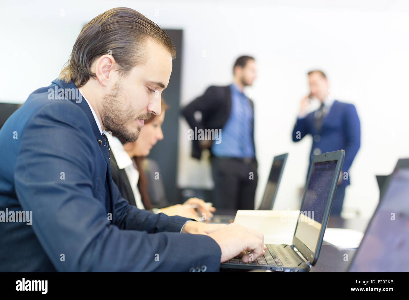 Geschäftsleute in modernen Büro. Stockfoto