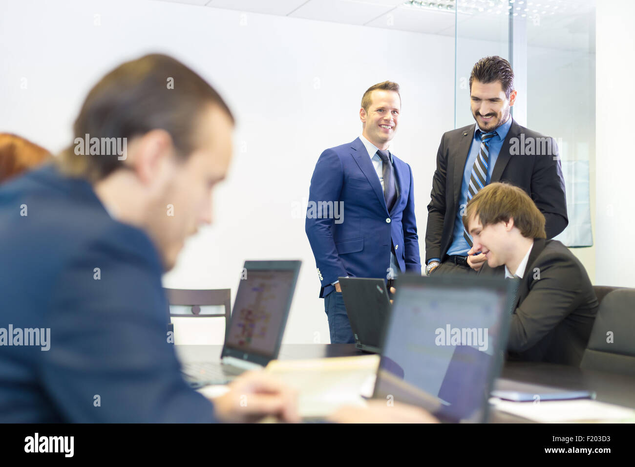 Geschäftsleute in modernen Büro. Stockfoto