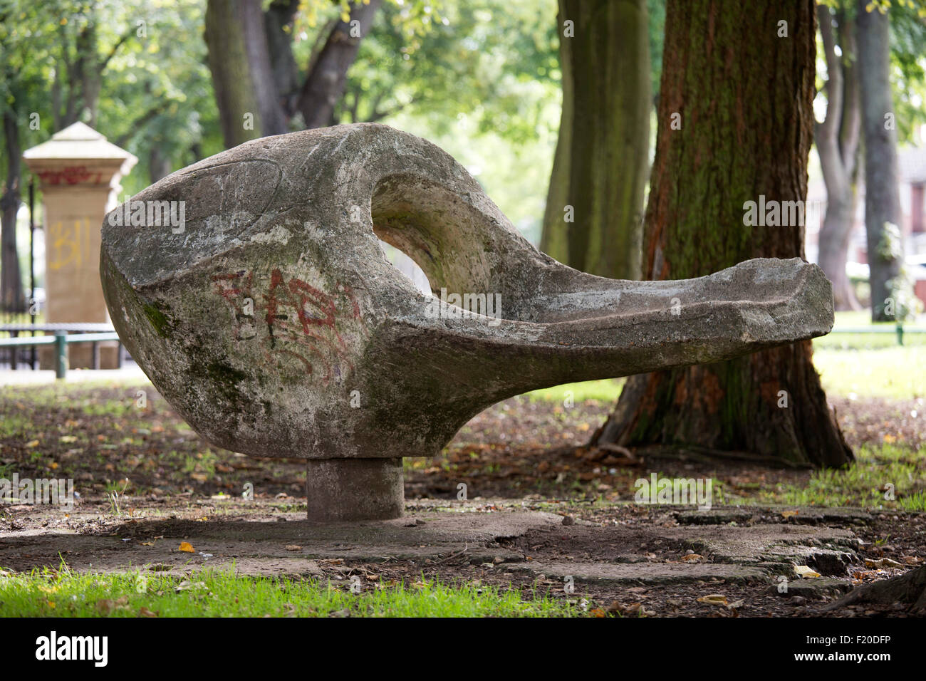 Spiel-Skulptur aus Beton durch John Bridgeman installiert im Jahr 1960 in Birmingham, Grade 2 aufgeführt im Jahr 2015 Stockfoto