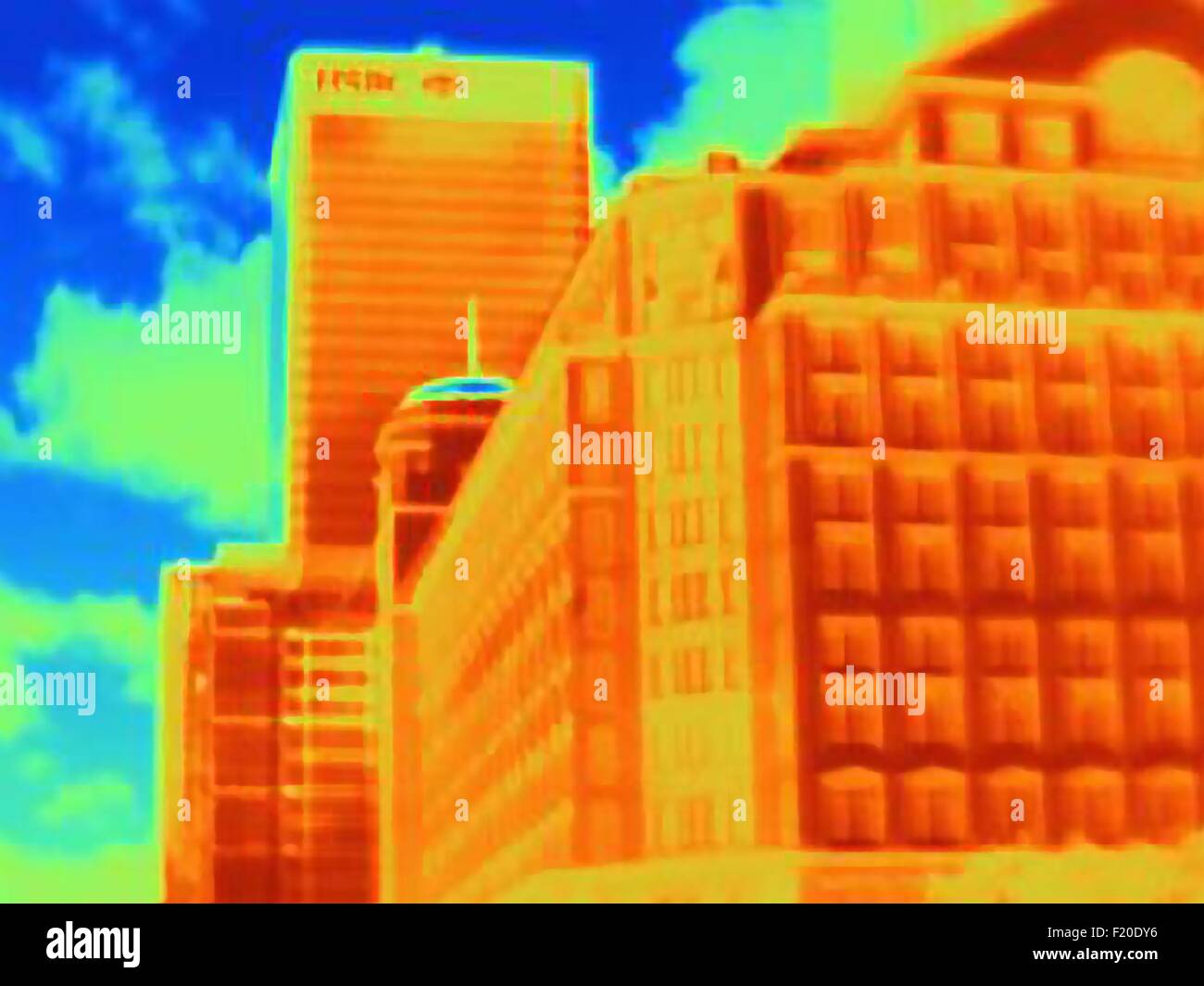Thermische Foto von Bürogebäuden und Wolkenkratzer in Canary Wharf, London, UK Stockfoto