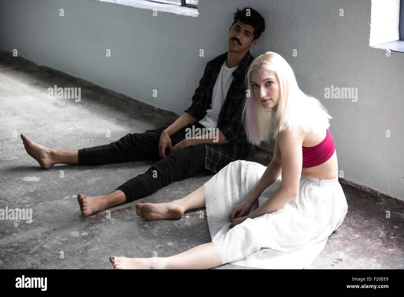 Tänzer unter brechen im studio Stockfoto