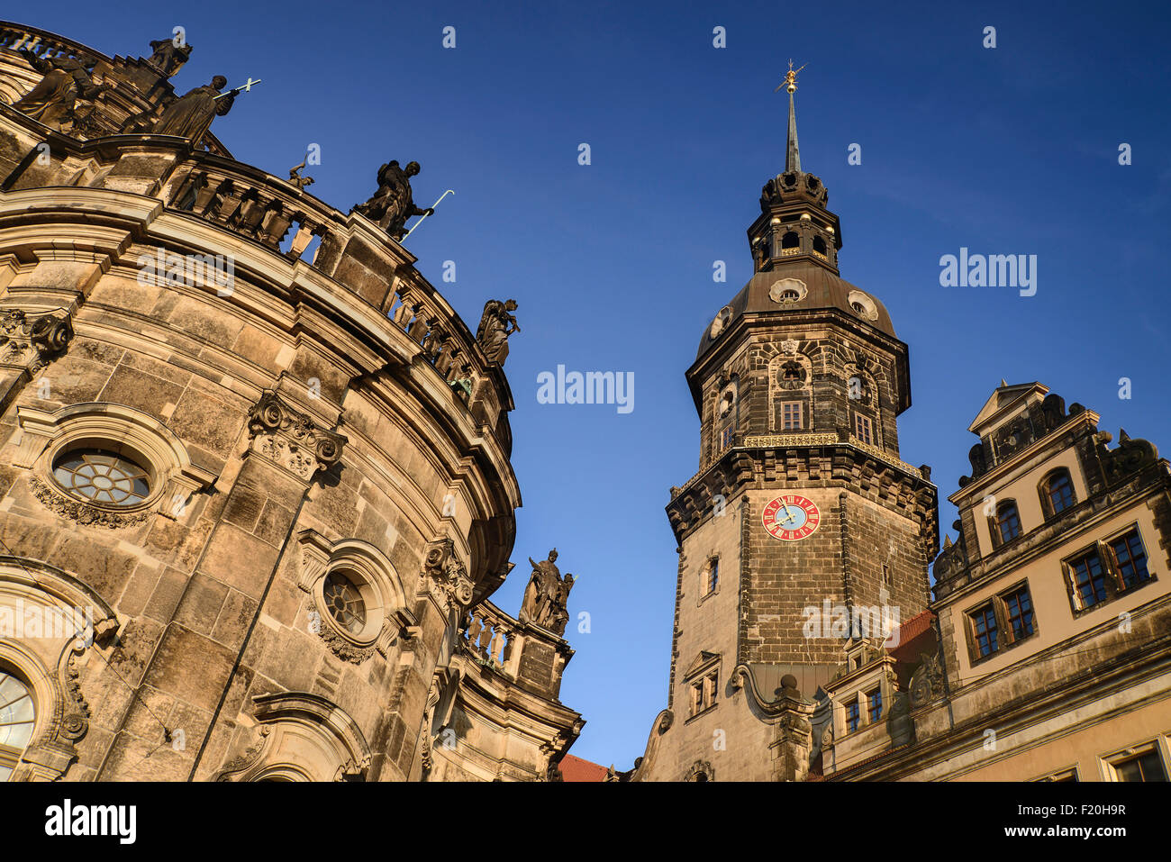 Deutschland, Sachsen, Dresden, einen Abschnitt der Hofkirche mit dem Hausmann-Turm im Residenzschloss oder Königspalast. Stockfoto