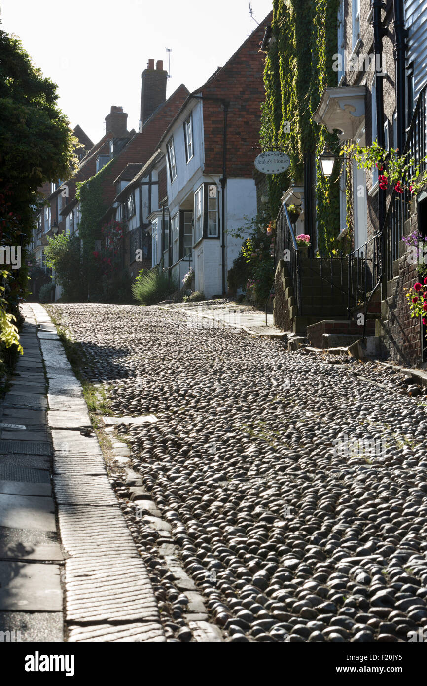 Gepflasterten Straßen und alten Hütten, Mermaid Street, Roggen, East Sussex, England, Vereinigtes Königreich, Europa Stockfoto