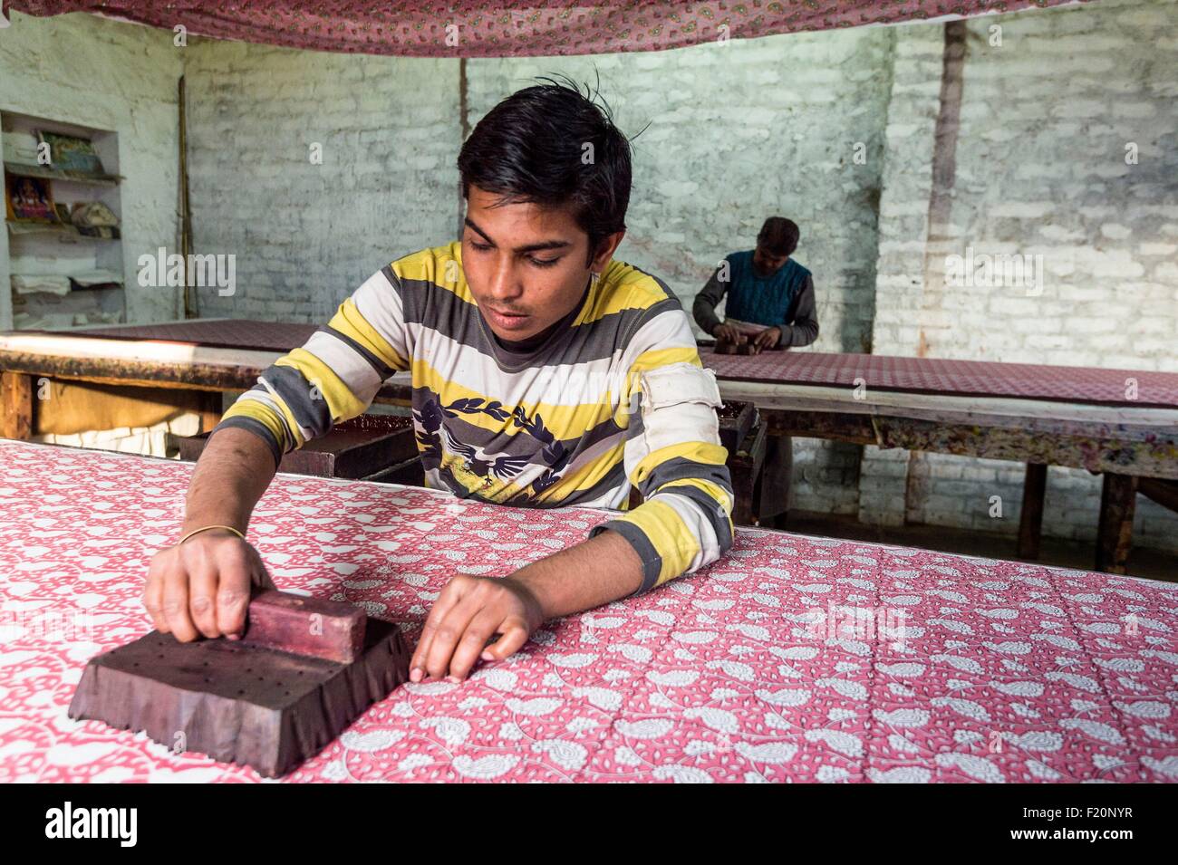 Indien, Rajasthan Zustand, Sanganer, Druck von Coton zu blockieren Stockfoto