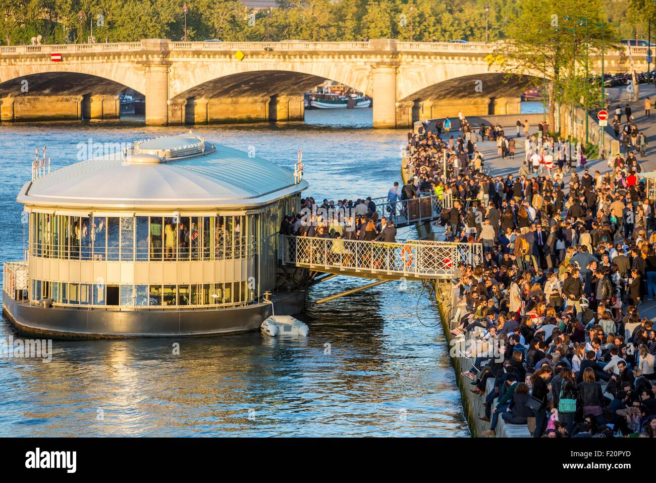 Frankreich, Paris, Bereich Weltkulturerbe der UNESCO, die neue Berges des Quai d ' Orsay mit Rosa Bonheur Hausboot auf der Seine Stockfoto