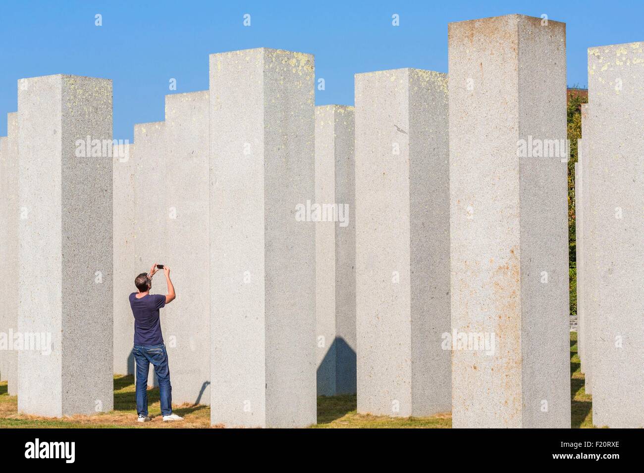 Frankreich, Ille et Vilaine, Rennes, Beauregard parken, Künstlerin Aurelie Nemours Granit-Skulptur mit dem Titel im 21. Jahrhundert Ausrichtung (2005) Stockfoto