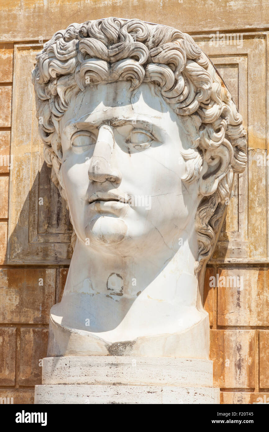 großer Kopf Skulptur Kaiser Caesar Augustus Cortile della Pigna Vatican City Museum Rom Roma Latium EU Europa Stockfoto
