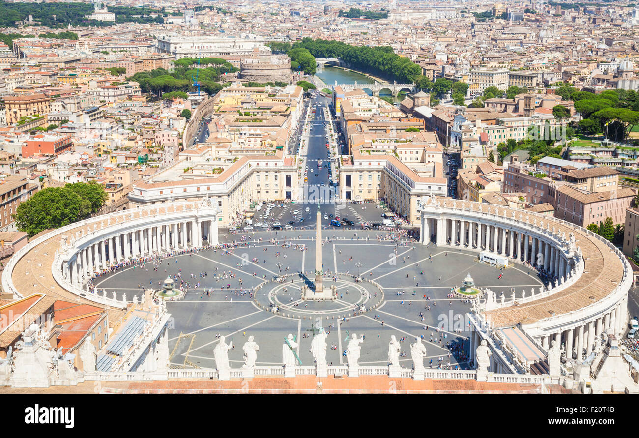 Blick auf St. Petersplatz von Str. Peters Basilica Kuppel Vatikanstadt Roma Rom Latium Italien EU Europa Stockfoto