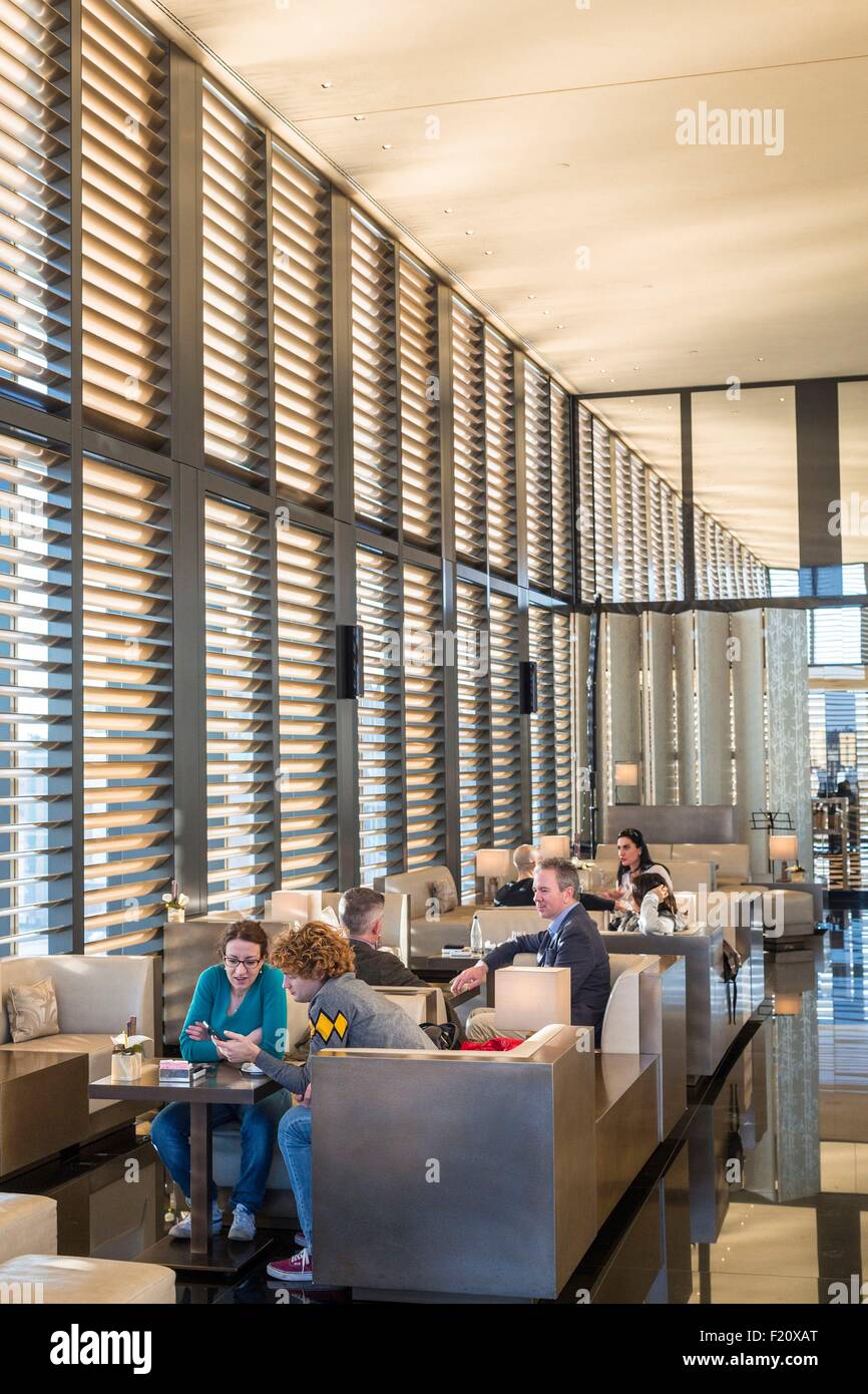 Italien, Lombardei, Mailand, Via Manzoni Armani Hotel eröffnete im Jahr 2011 und dekoriert von Giorgio Armani, lobby Stockfoto