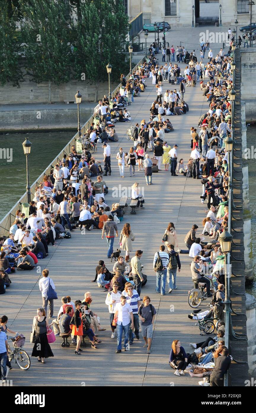 Frankreich, Paris, die Brücke Pont des Arts (oder Gateway) ist eine Brücke über der Seine im Zentrum von Paris, es ist die erste Metall Brücke, errichtet in der Stadt, Gebiet Weltkulturerbe von der UNESCO (Luftbild) Stockfoto