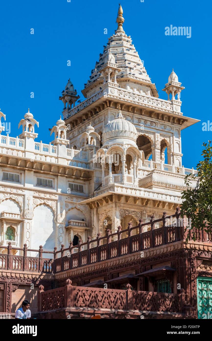 Indien, Rajasthan Zustand, Jodhpur, weißer Marmor Tempel von Jaswant Thada Stockfoto