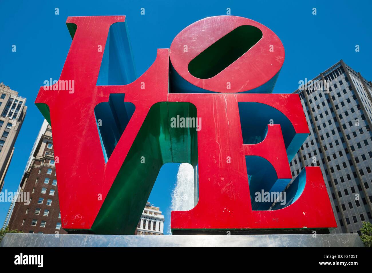 USA, Pennsylvania, Philadelphia, John F. Kennedy Plaza, Liebe Statue von Robert Indiana Stockfoto