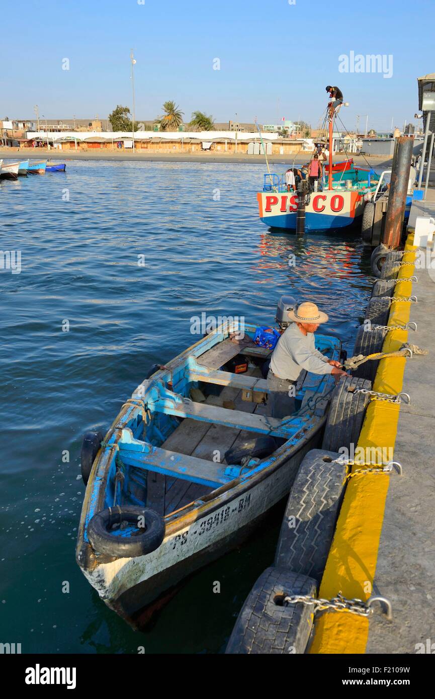 Peru, Paracas Halbinsel Paracas Hafen Stockfotografie Alamy