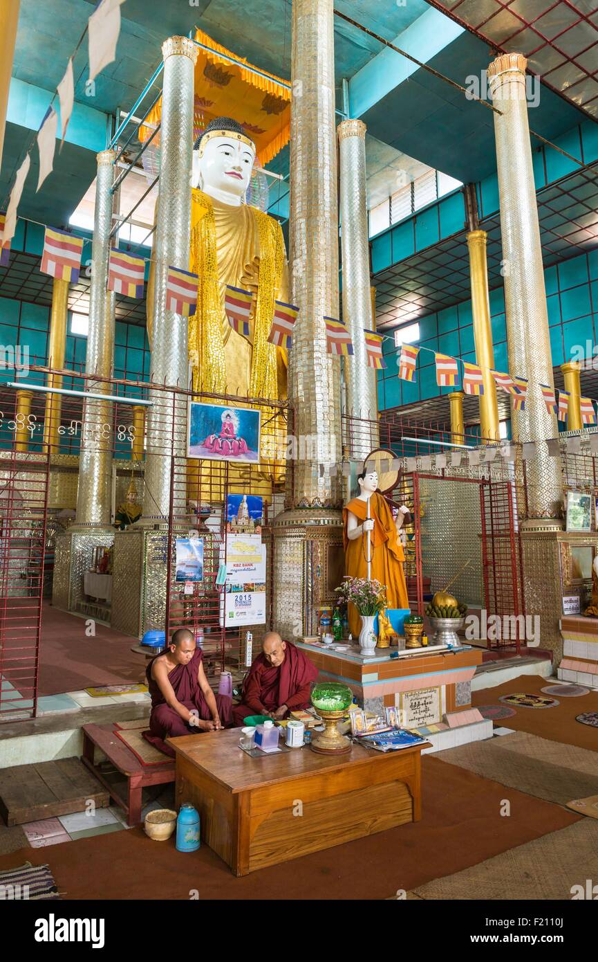 Myanmar (Burma), Shan Staat, Taunggyi, Yu Daw Mu Pagode, Buddha Stockfoto