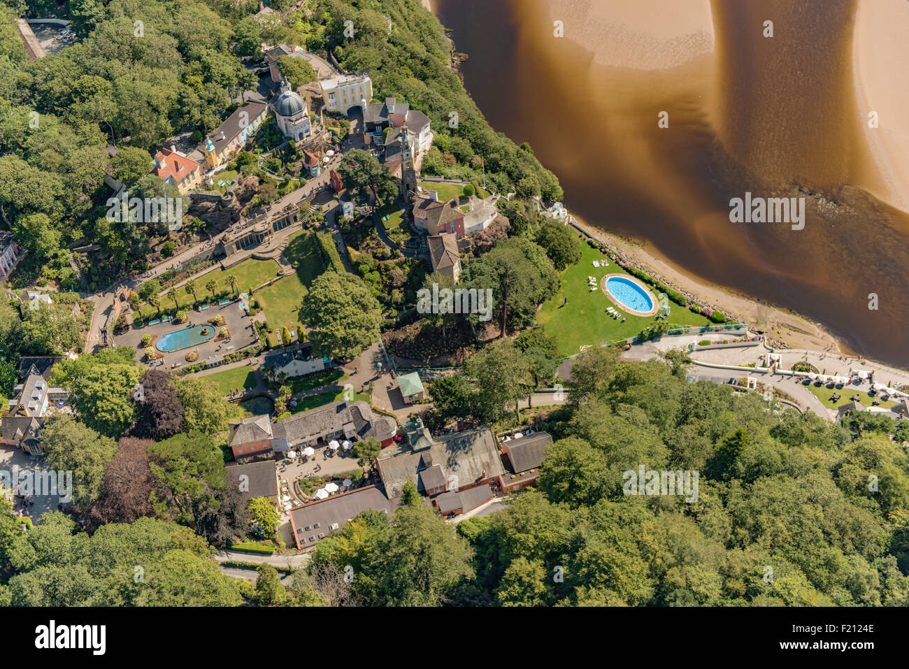 Luftaufnahmen, Portmeirion Dorf 1. August 2015 PHILLIP ROBERTS Stockfoto