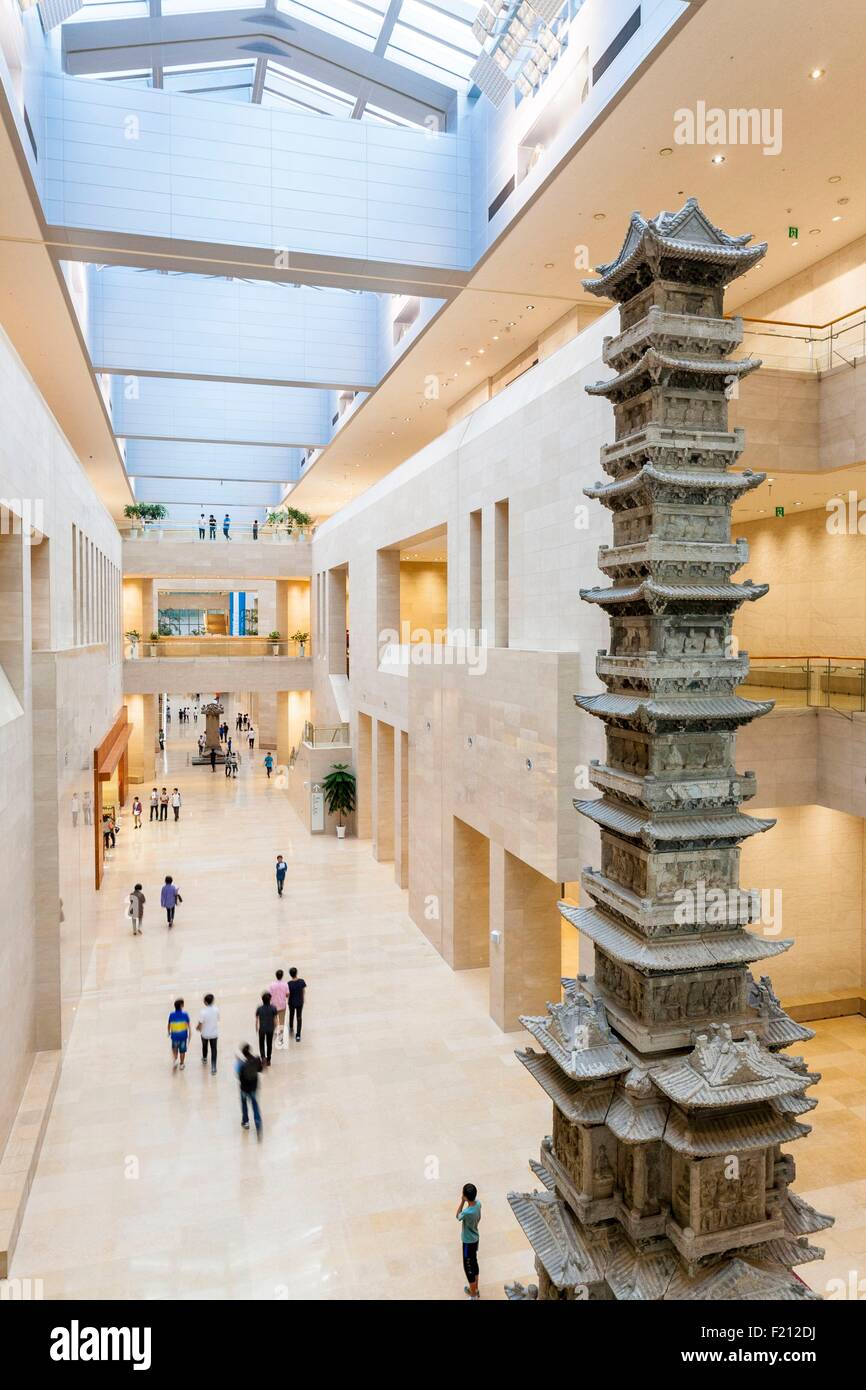 Südkorea, Seoul, Yongsan-gu, National Museum, untergebracht in einem Gebäude öffnete im Jahr 2005 vom Architekten Chang-Il Kim (Junglim Architekten & Ingenieure) Marmor Skulptur Gyeongcheonsa Pagoda (14. Jahrhundert) Stockfoto