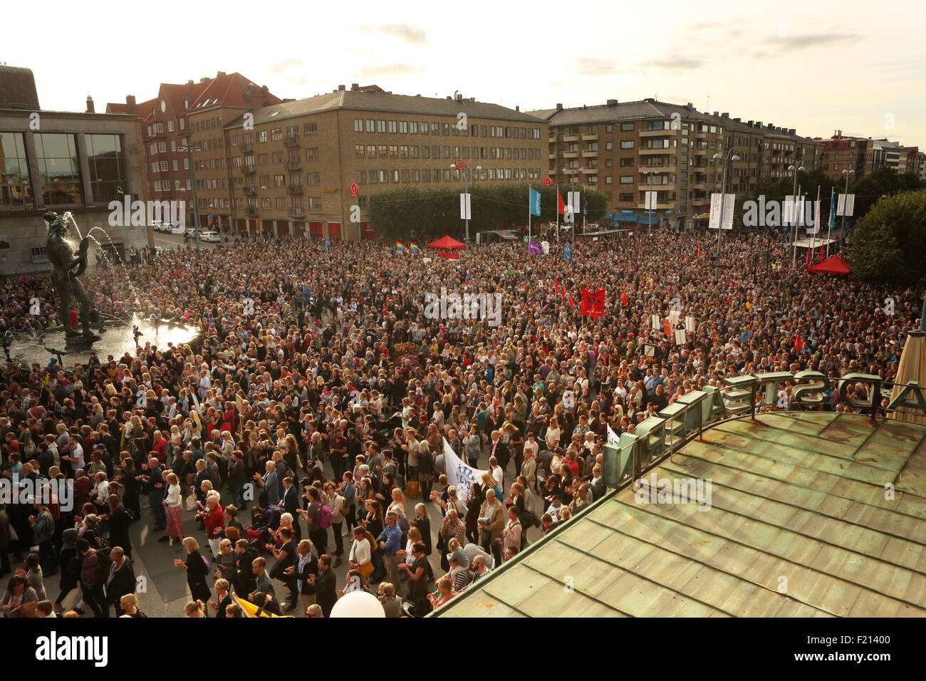 Flüchtlinge aufzunehmen. Rallye in Göteborg, Schweden auf 20150909, für die Abschaffung der syrische Flüchtlinge abschieben. Stockfoto