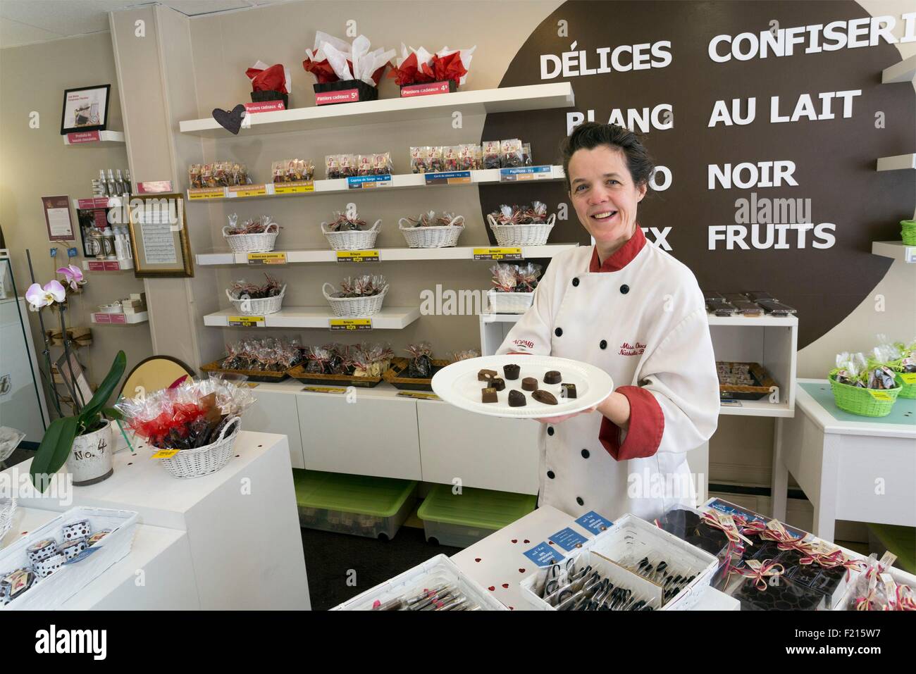 Kanada, Provinz Quebec, Outaouais, Gatineau, Miss Chocolat Shop, Nathalie Borne Inhaber und Meister-chocolatier Stockfoto