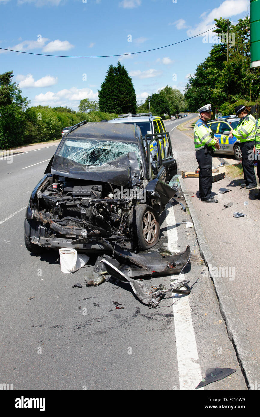 Verkehr, Straße, Unfälle, Kent Polizei Teilnahme an einer schweren Kollision. Stockfoto