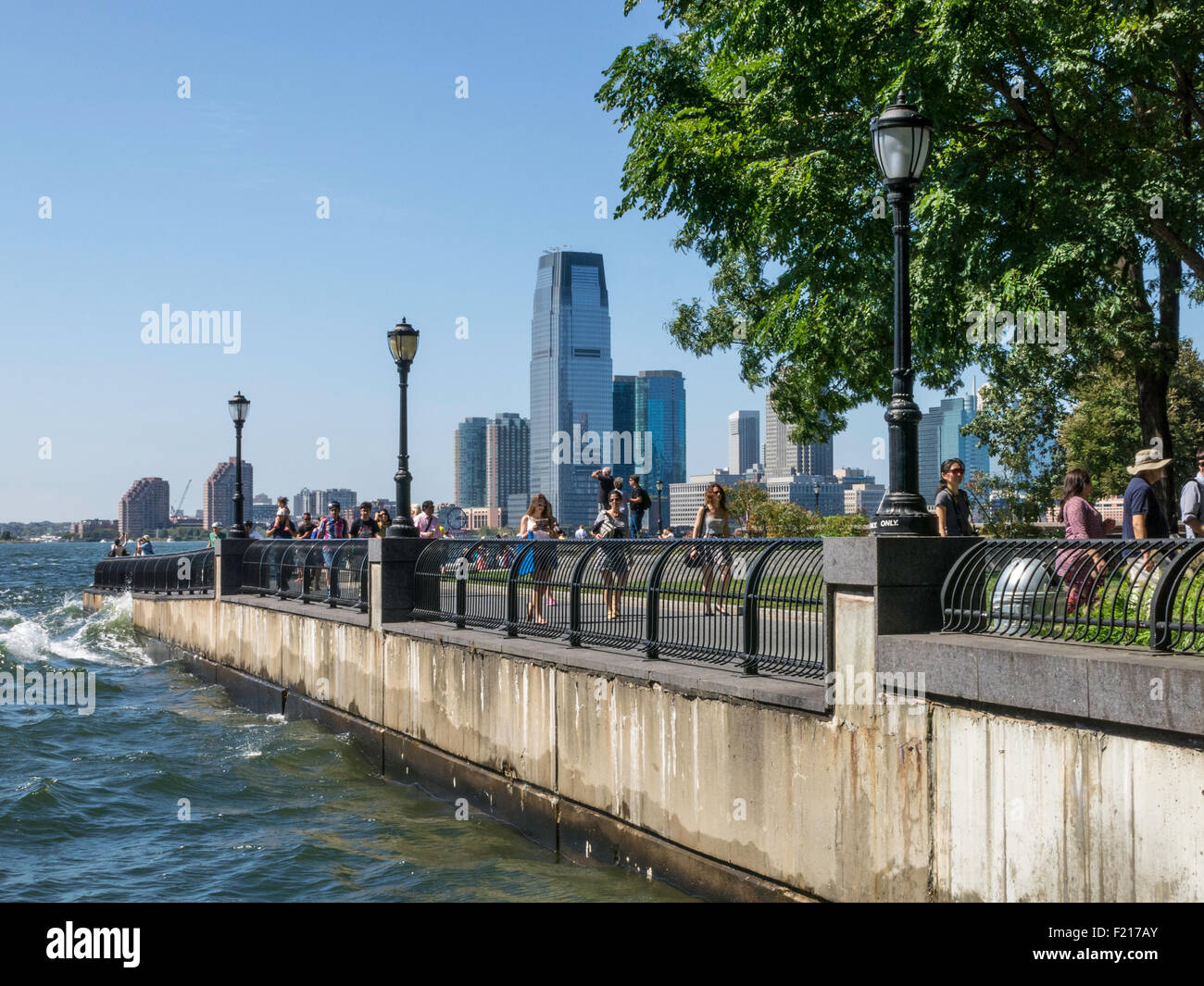 Skyline von Jersey City und den Hudson River, New York Harbor, New York Stockfoto