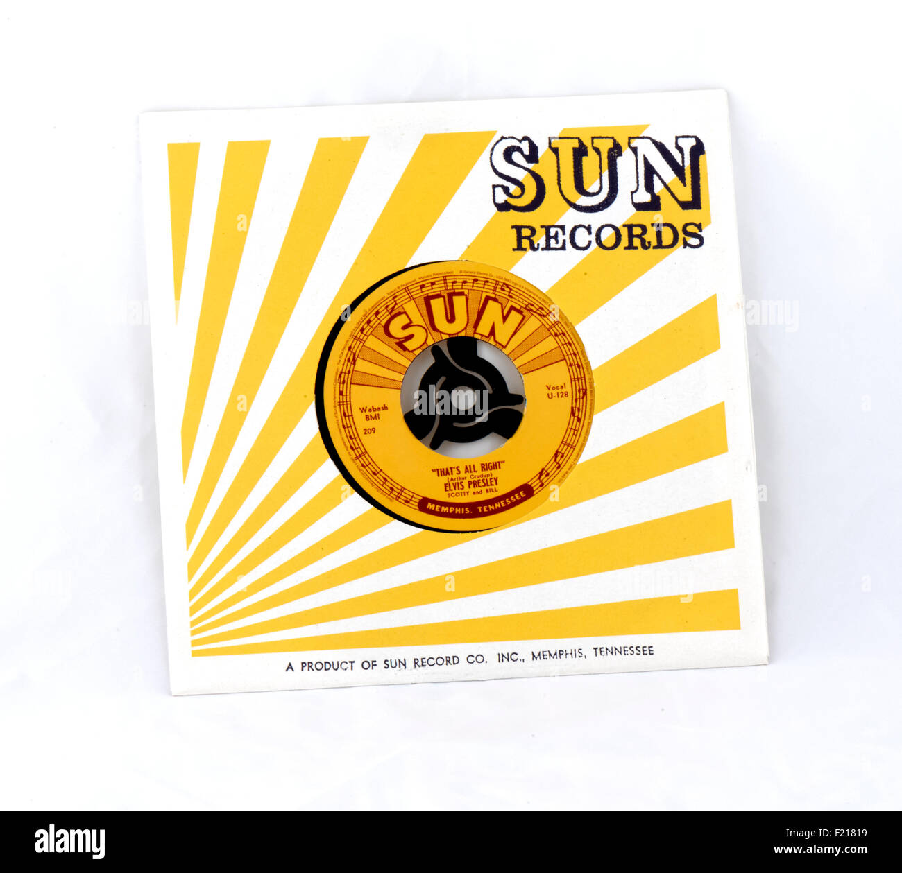 Elvis Presley 7' (sieben Zoll) single Vinyl Sonne Rekord Reproduktion Sammlerstück auf weißem Hintergrund, denn"All Right" Stockfoto