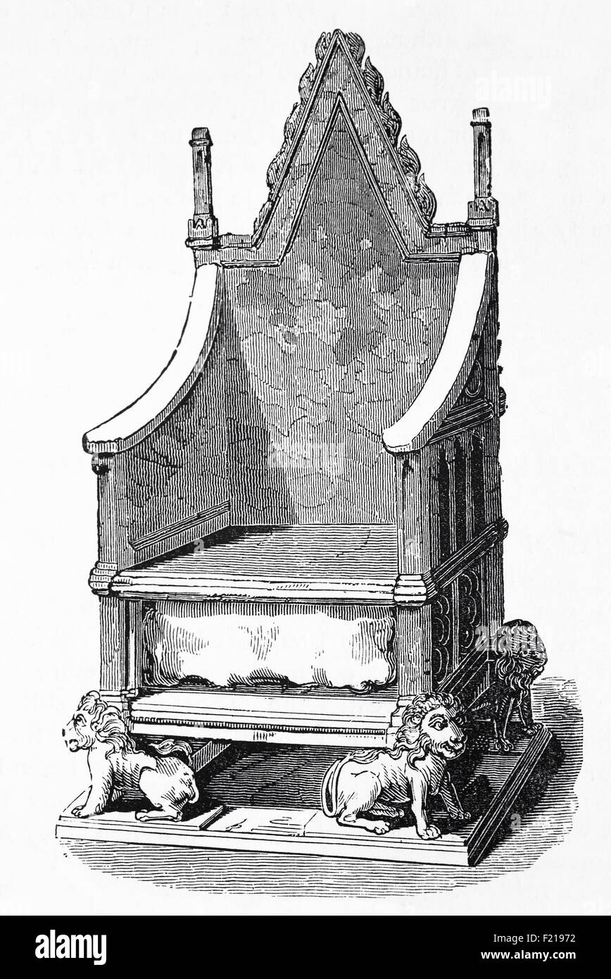König Edward's Chair oder der Krönungsstuhl, auf dem der britische Monarch für die Krönung sitzt. Unter dem Sitz des Stuhls ist eine Plattform und Hohlraum, die bis 1996 enthielt den Stein von Scone, aka Stein des Schicksals. Historisch gesehen wurde das Artefakt in der jetzt ruinierten Scone Abbey in Scone, in der Nähe von Perth, Schottland, aufbewahrt. Jetzt nach Schottland zurückgekehrt, befindet es sich in Edinburgh Castle mit der Bedingung, dass es anlässlich der sussequent Krönungen zurückgegeben werden. Stockfoto