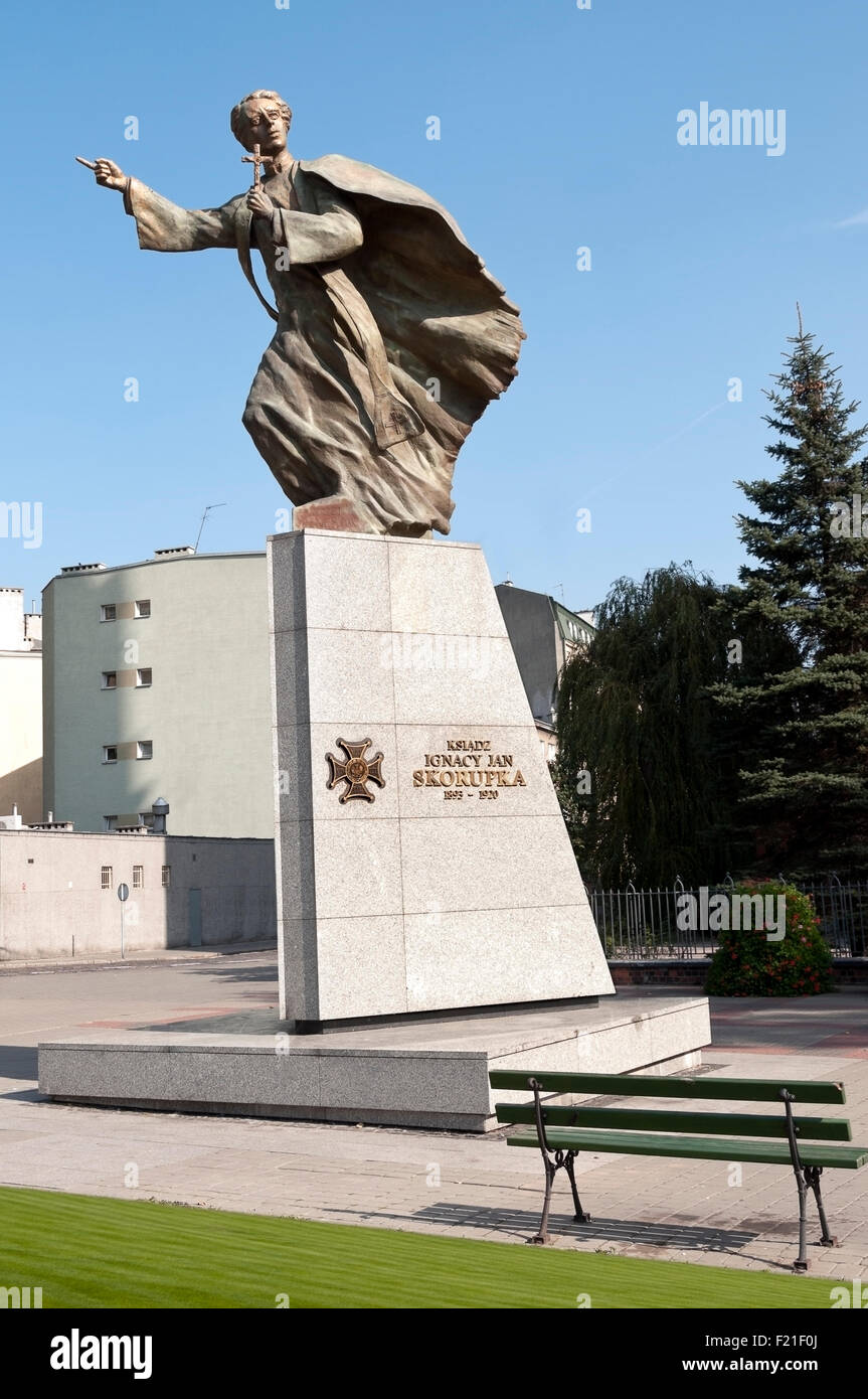 Denkmal der Vater Ignacy, Jan Skorupka, Skulptur von Andrzej Renes, 2005, Warschau, Praga North, Europa, Polen, Polska, Polnisch Stockfoto