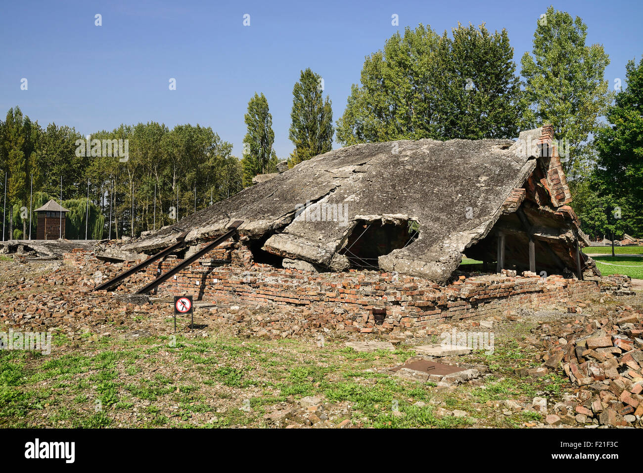 Polen Auschwitz-Birkenau State Museum Birkenau KZ Ruinen der Gaskammer und Krematorium Nummer 2 durch zerstört Stockfoto
